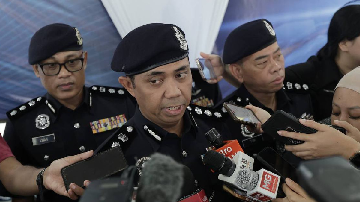 Multiple students arrested after violent brawl injures teenager and father at Seri Kembangan school