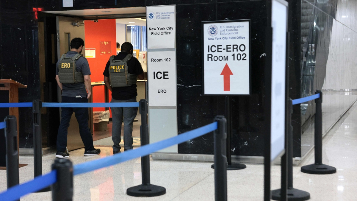 US Immigration Enforcement Targets Academics as Airport Arrests Escalate Under Trump Administration
