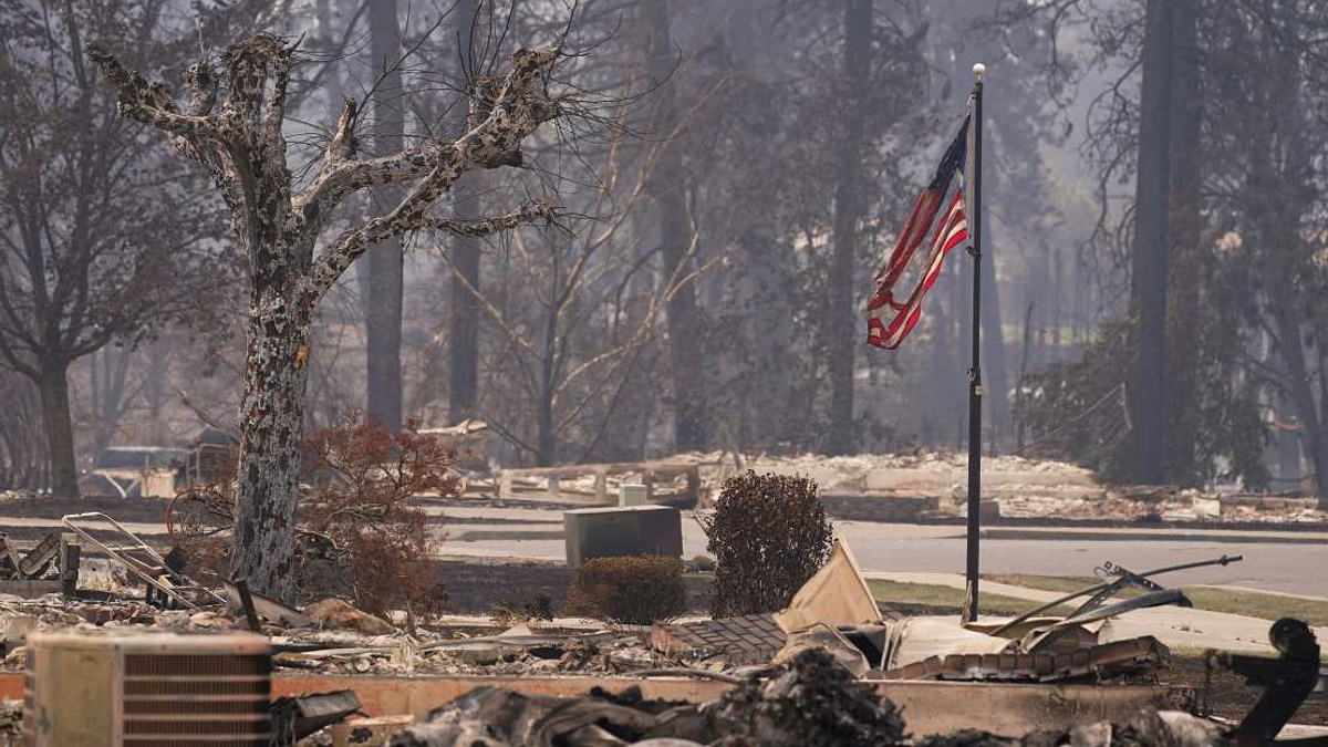 Washington Wildfire Crisis: 65,000 Evacuated as Hundreds of Homes Destroyed