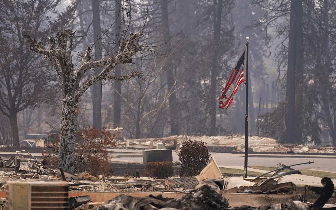 Washington Wildfire Crisis: 65,000 Evacuated as Hundreds of Homes Destroyed