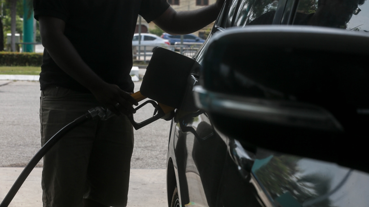 Anwar defends 200-litre BUDI95 fuel quota, citing average consumption patterns