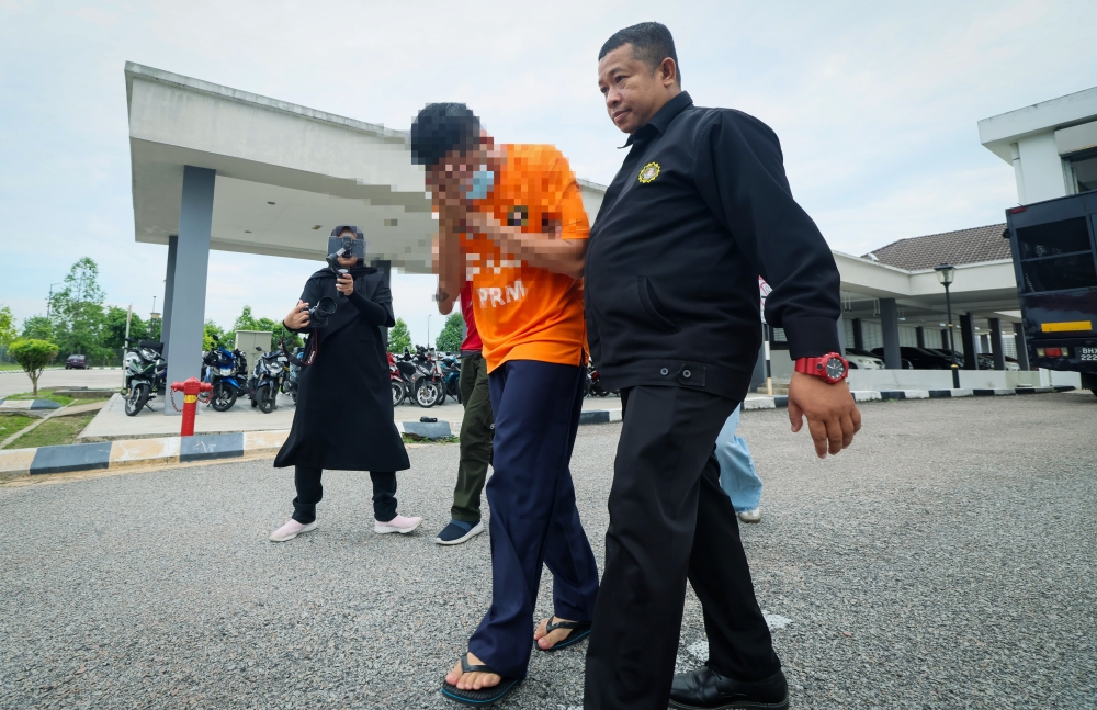 Kelantan Police Chief Held Seven Days Over RM500 Bribery Allegations