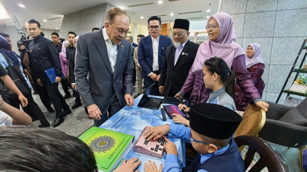 Learning Other Languages Will Not Diminish Bahasa Melayu's Standing, Says Anwar