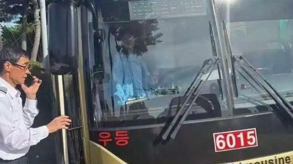 Chinese tourists hailed as heroes after taking control of Seoul airport bus when driver collapsed
