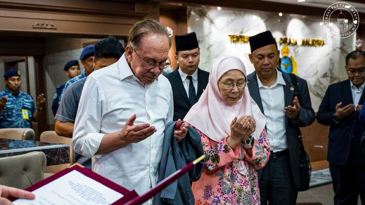 Anwar Ibrahim Arrives in Brunei for Leaders' Consultation