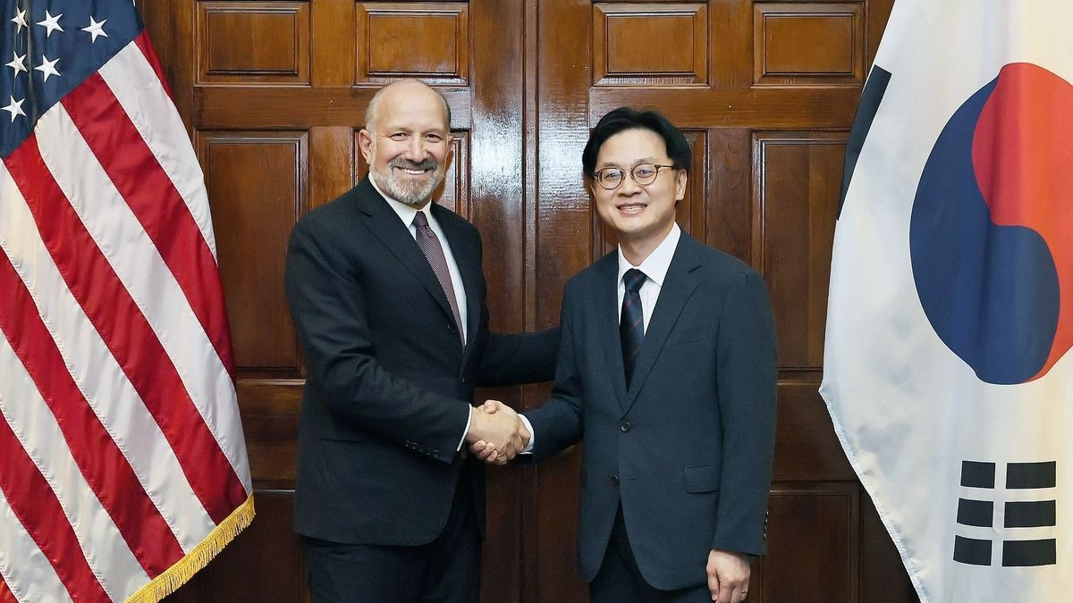 South Korea's Trade Chief Rushes to Washington as Tariff Threat Looms