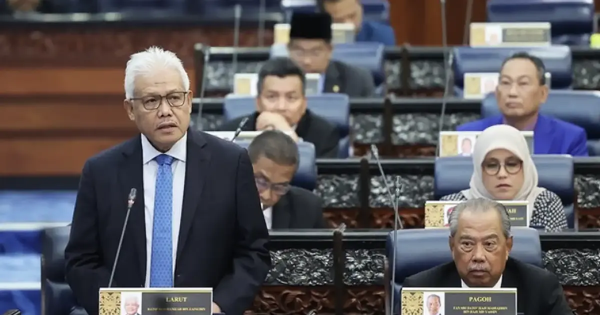Hamzah Reclaims Opposition Leader's Front Row Seat as Muhyiddin Moved Further Back