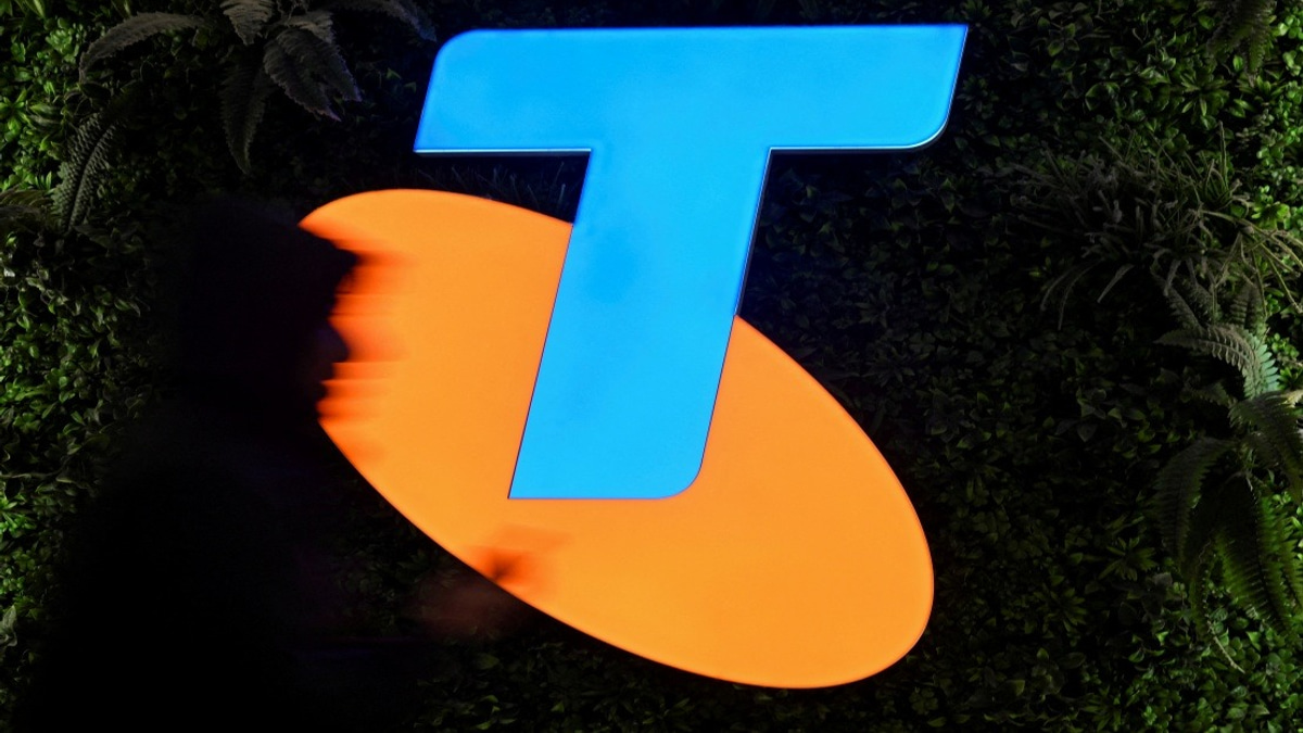 Australia's Largest Telstra Network Hit by Massive Outage, Disrupting Transport and Banking