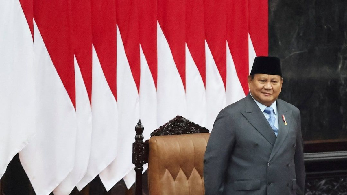 Prabowo Faces Critical Budget Test as Indonesian Support and Investor Confidence Erode