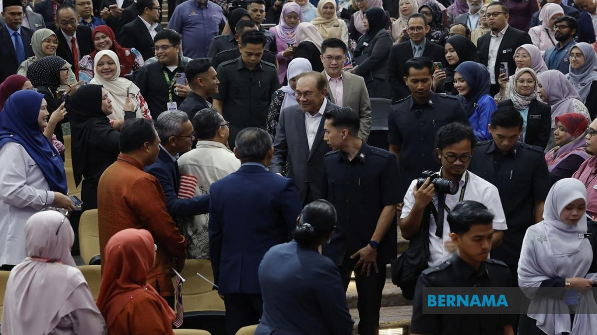 Strengthen Bahasa Melayu While Embracing Multilingualism, PM Anwar Tells Education System
