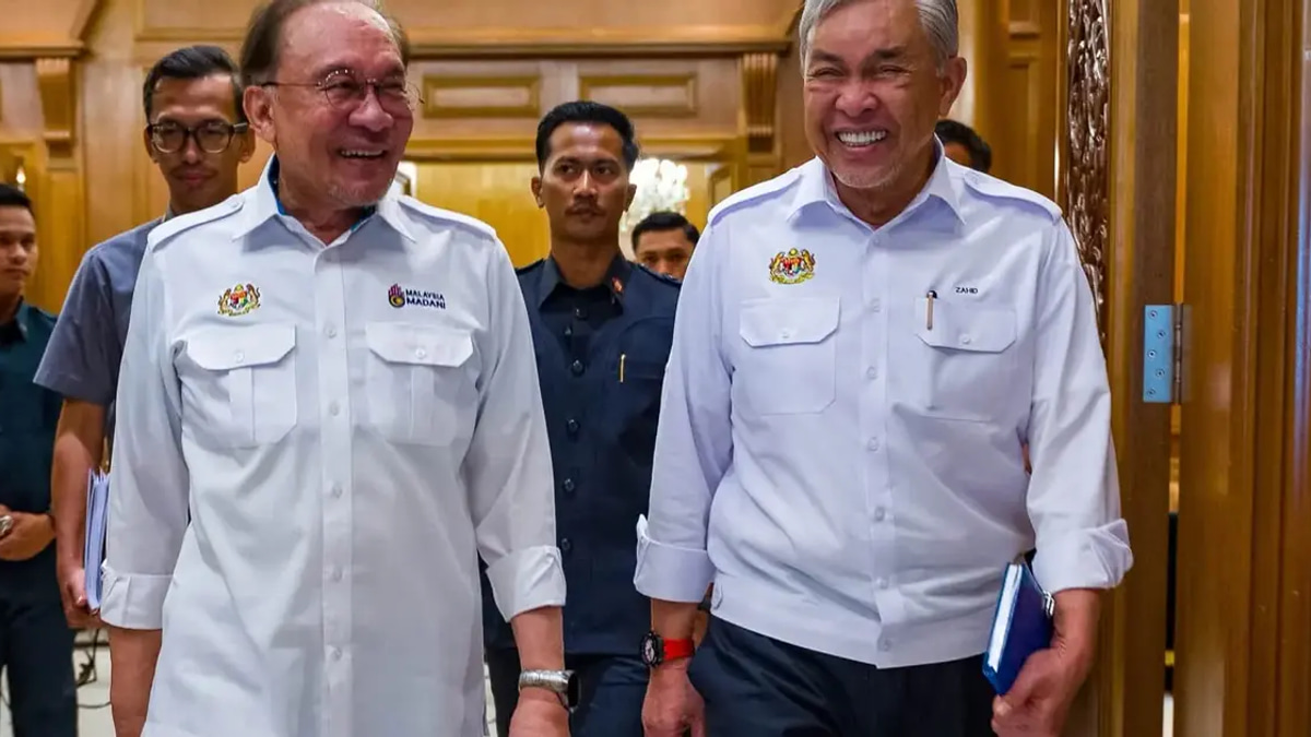 Anwar and Zahid Put on United Front After Minister Standoff