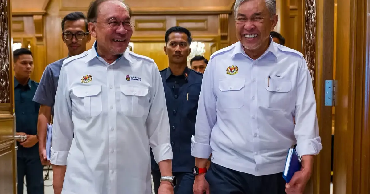 Anwar and Zahid Put on United Front After Minister Standoff