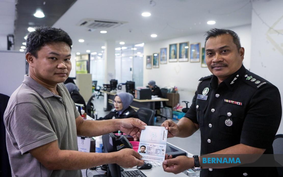 Perlis Immigration Department Rolls Out New Malaysian International Passport with Enhanced Security