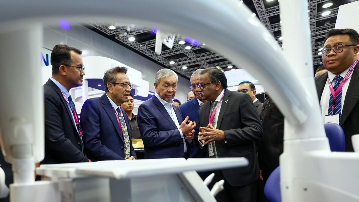 Malaysia Targets RM50 Billion in Medical Device Exports by 2030, Seeks High-Value Jobs