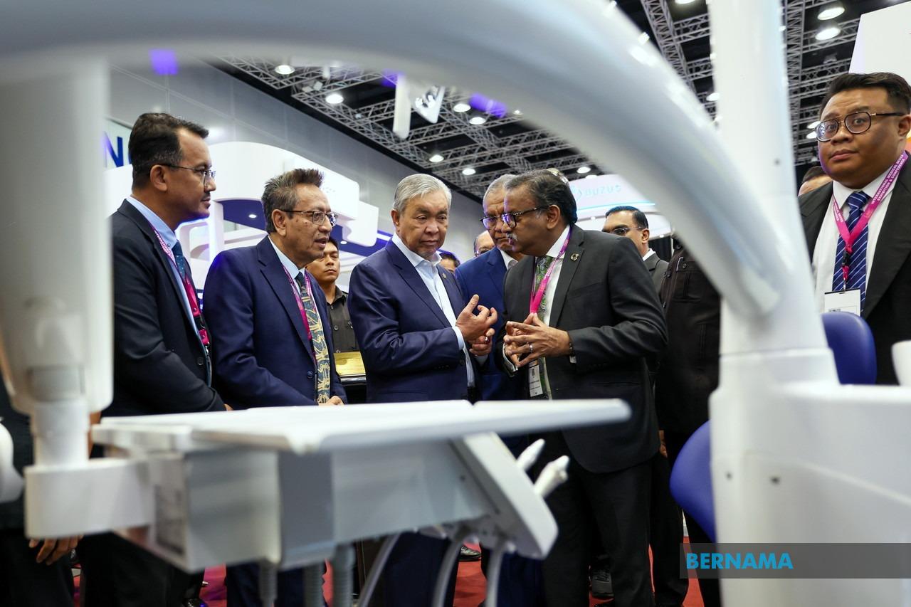 Malaysia Targets RM50 Billion in Medical Device Exports by 2030, Seeks High-Value Jobs