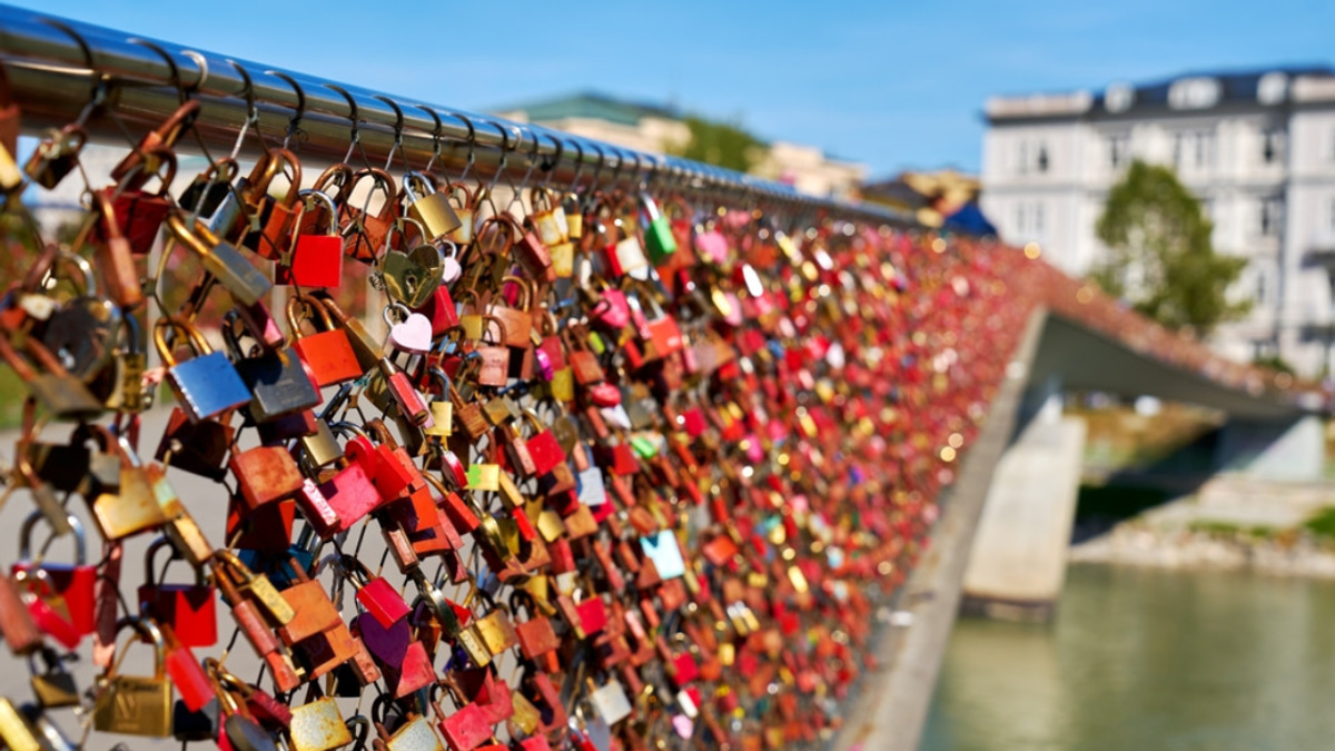Jakarta's 'Love Lock' Bridge Plan Draws Criticism Over City's Real Infrastructure Priorities