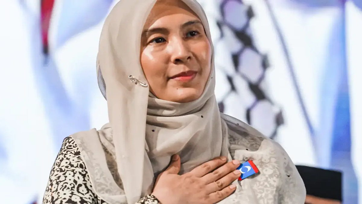 Nurul Izzah Steps Down as PKR Deputy President to Focus on Further Studies