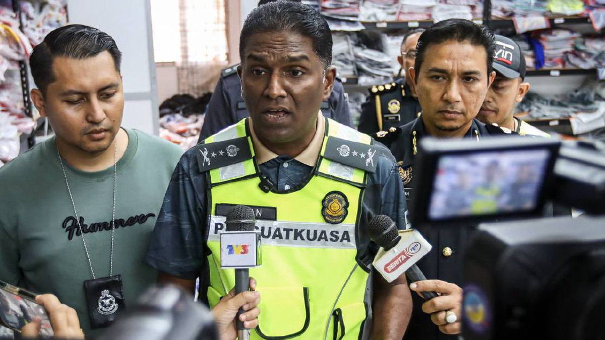 Authorities Seize Over Half a Million Ringgit in Counterfeit FIFA World Cup Jerseys