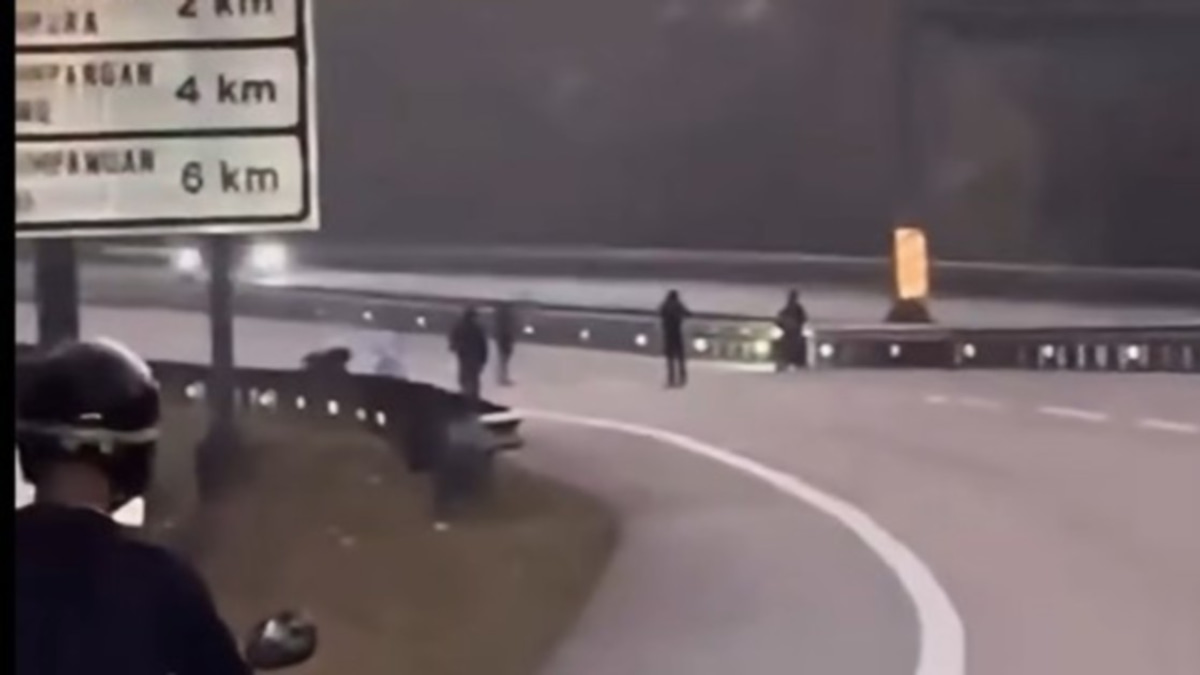 Three additional men remanded in connection with illegal motorcycle race on Johor Second Link