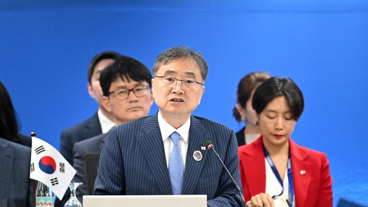 Seoul's North Korea Diplomacy Stumbles as Ministers Clash Over Engagement Strategy