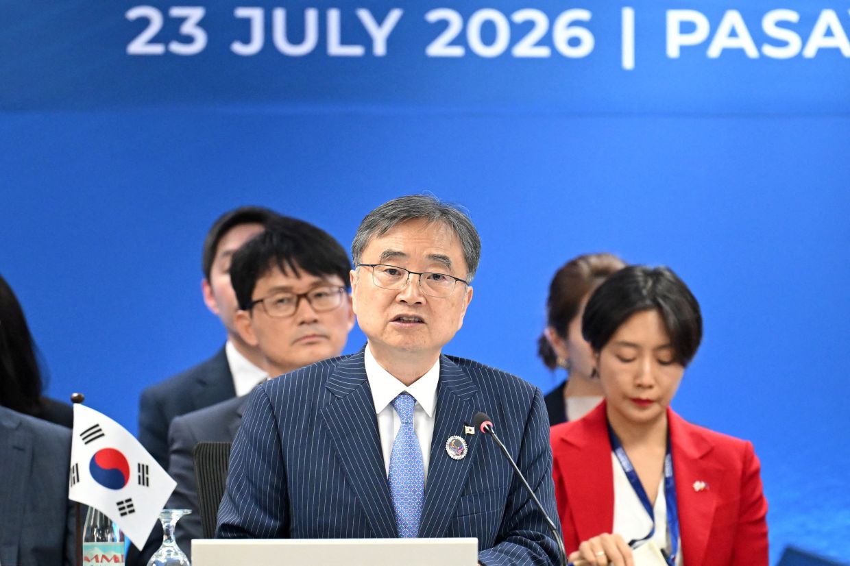 Seoul's North Korea Diplomacy Stumbles as Ministers Clash Over Engagement Strategy
