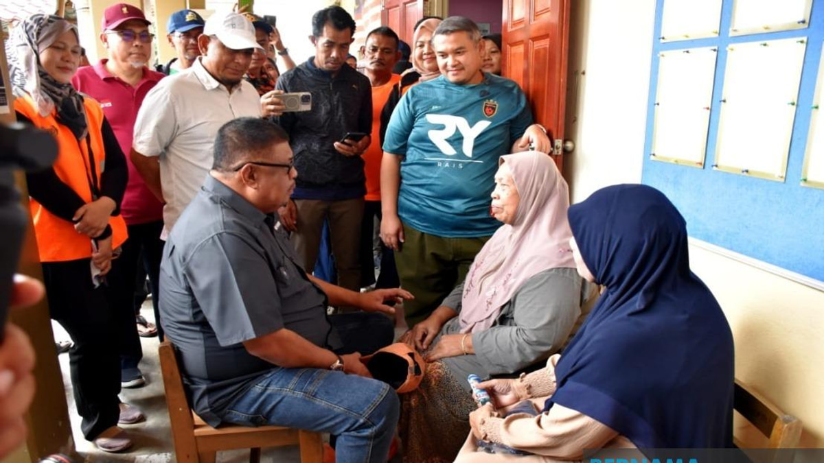 Melaka CM Pledges Long-Term Solution to Tanjung Minyak's Three-Decade Flood Crisis