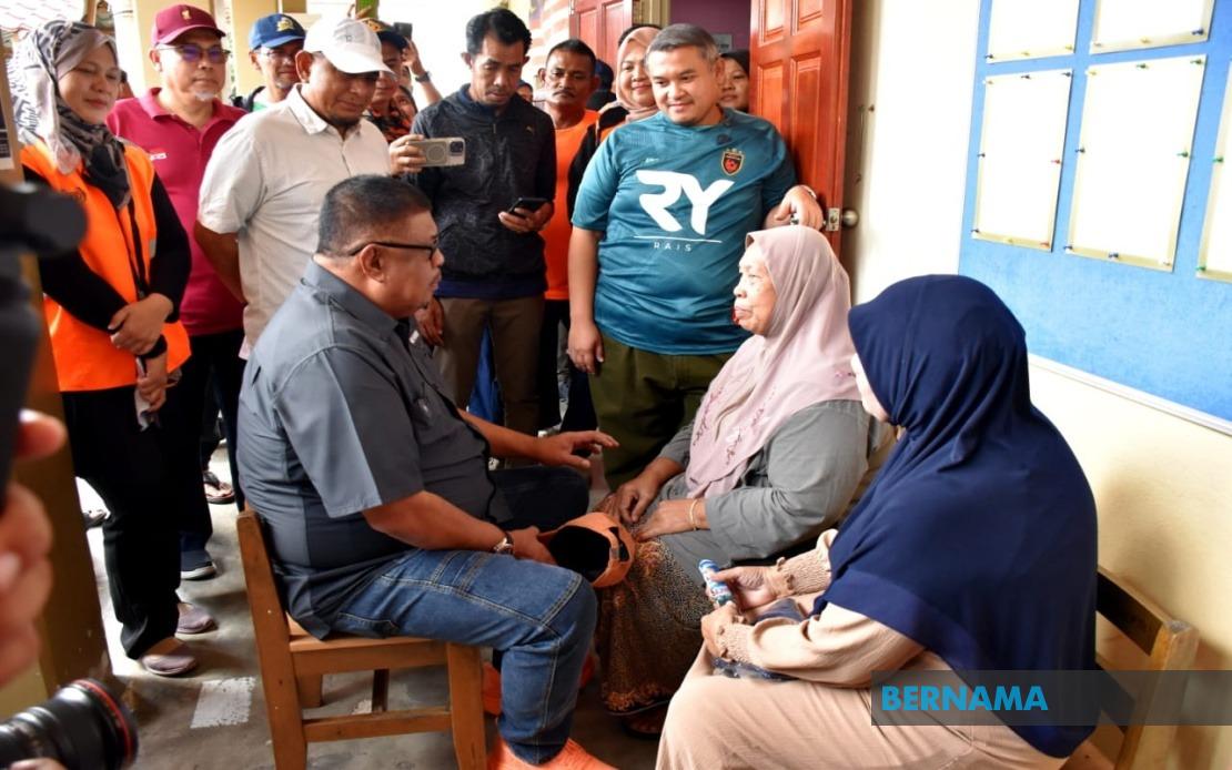 Melaka CM Pledges Long-Term Solution to Tanjung Minyak's Three-Decade Flood Crisis