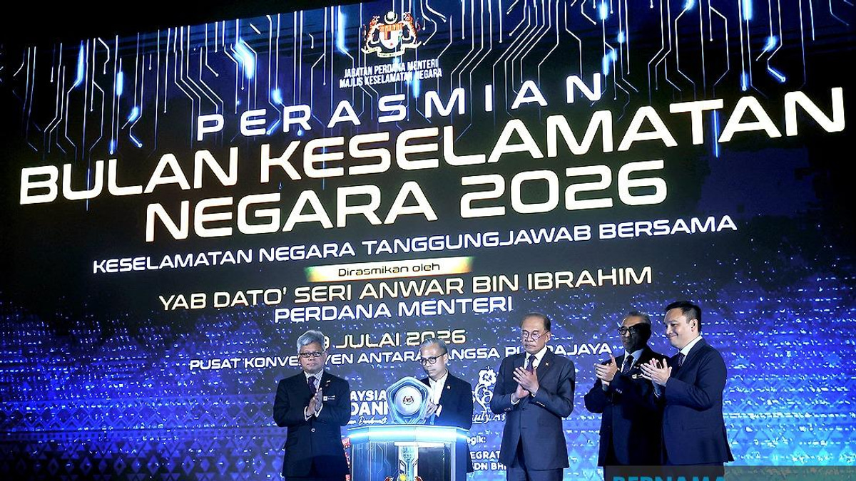 PM Anwar Calls for Unity, Warns Against Divisive Narratives as Malaysia Confronts New Security Threats