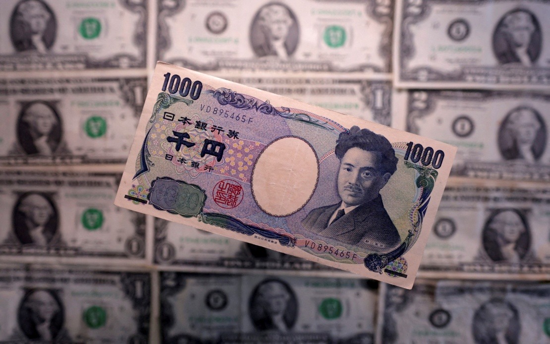 Japanese Yen Surges Past 158 Barrier, Fuelling Intervention Talk as Tokyo Mulls Tax Cuts