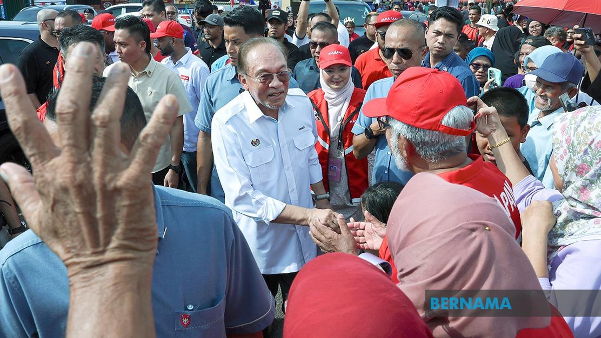 Grandmother's Motorcycle Journey Through Palm Estate Brings Grandson's Dream Of Meeting PM To Life