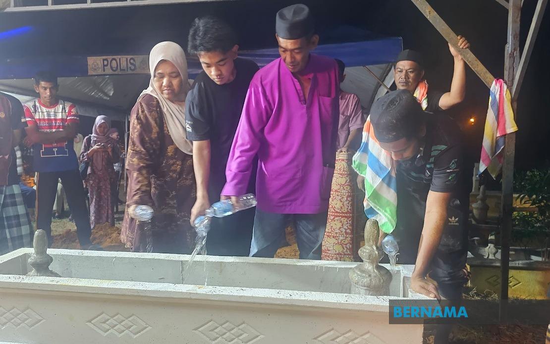Young Constable Muhammad Raimi Laid To Rest After Electric Shock Tragedy in Sabah