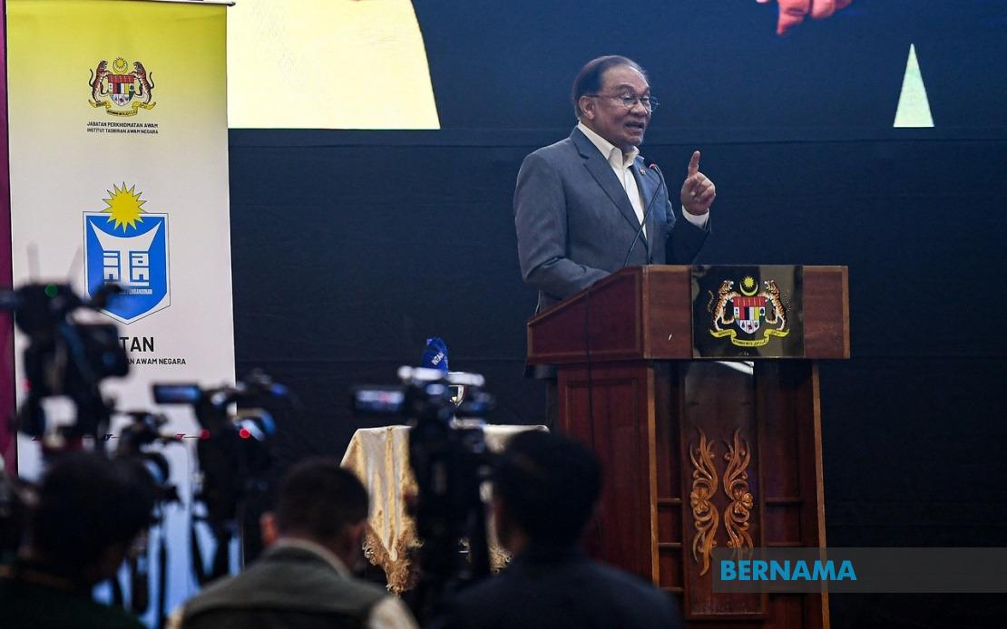 Anwar Calls on Malaysians to Reject Colonial Thinking and Uncritical Western Models