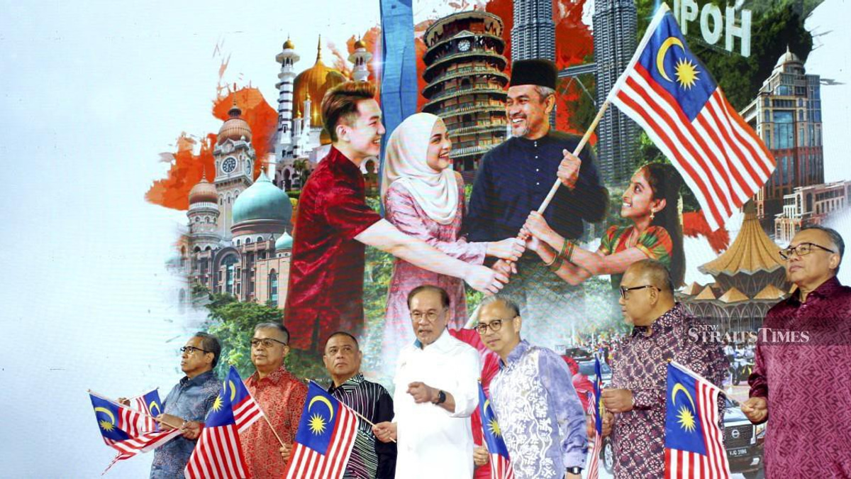 Anwar Set to Clarify KWAP's eFishery Deal in Parliament