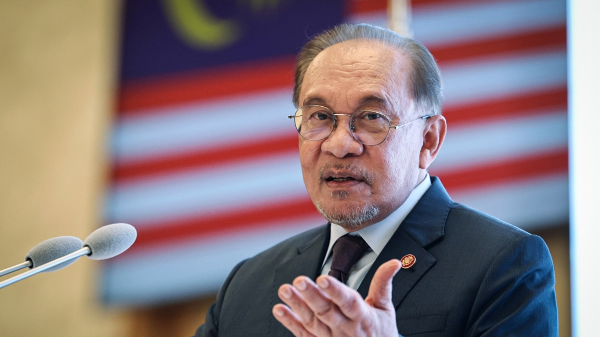 Anwar Ibrahim Returns to Parliament as Tabung Haji Probe Findings Take Centre Stage