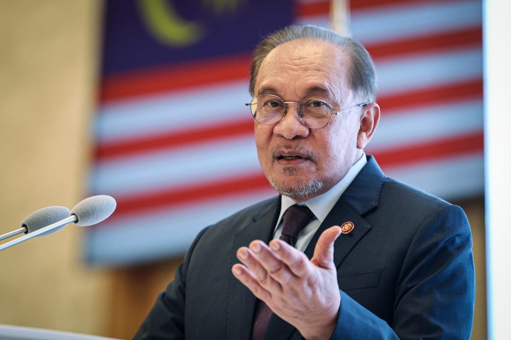 Anwar Ibrahim Returns to Parliament as Tabung Haji Probe Findings Take Centre Stage
