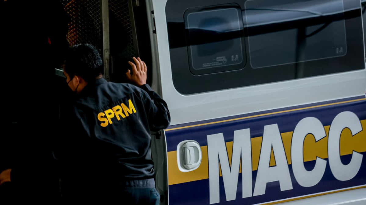 Five Immigration Officers Held Over MyIMMs Hacking Probe