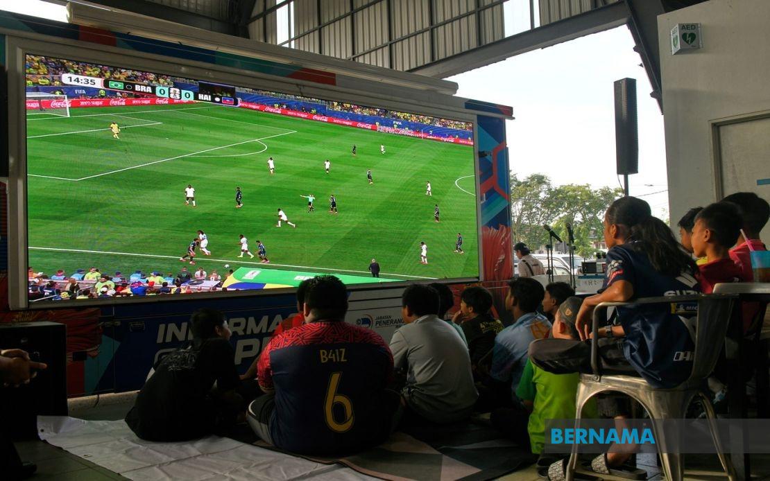 Free World Cup Broadcasts Praised for Easing Business Costs, Says Fahmi