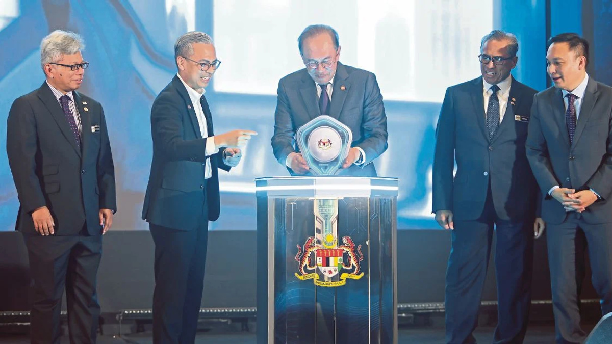 Malaysia Must Evolve Its Security Framework to Combat Emerging Threats Beyond Traditional Boundaries, Says Anwar