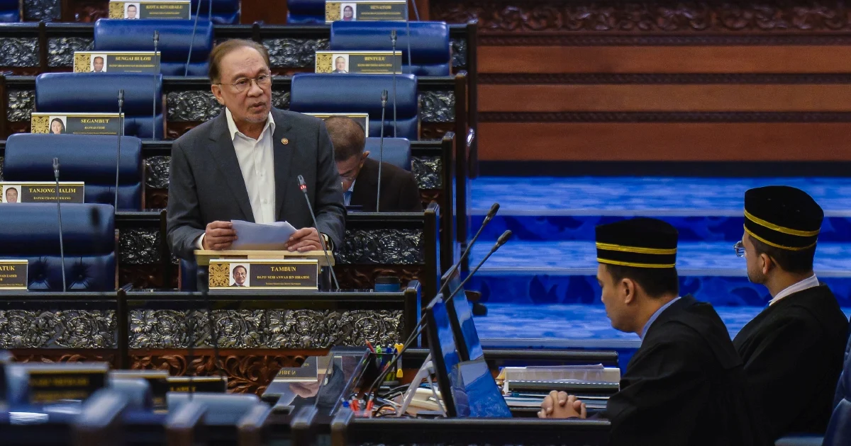 Anwar Denies Involvement in Felda Settlers' Day Cancellation Row