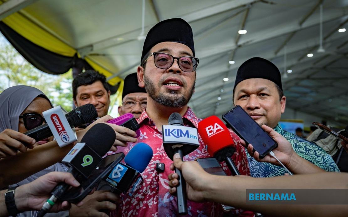 Government Positions Islamic Schools as Vital Partners in Nation-Building, Says Zulkifli