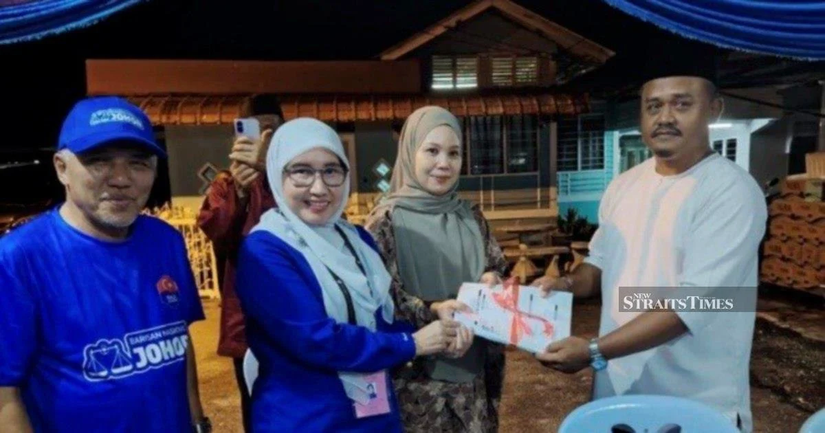 200 Defectors Boost Umno's Johor Campaign as Opposition Members Switch Allegiance