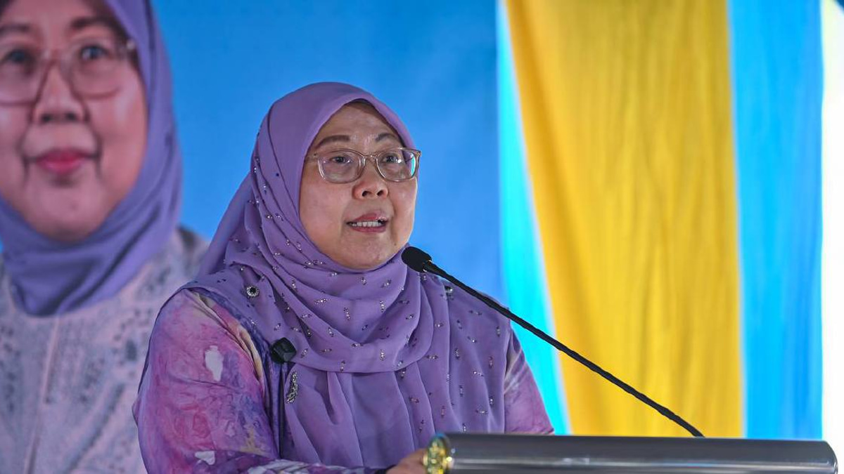 Fuziah Calls for Investigations Into Those Behind Tabung Haji Losses