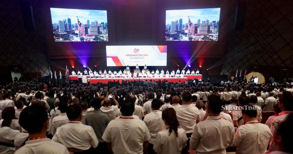DAP Overwhelmingly Votes to Remain in Malaysia's Unity Government