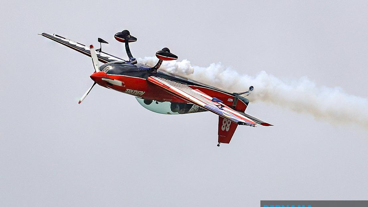 Veteran Pilot Halim Othman Brings Four Decades of Expertise to Historic Merdeka Sunset Air Show
