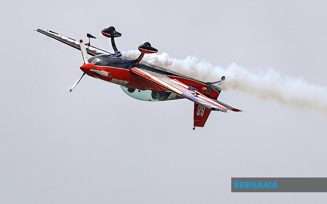 Veteran Pilot Halim Othman Brings Four Decades of Expertise to Historic Merdeka Sunset Air Show