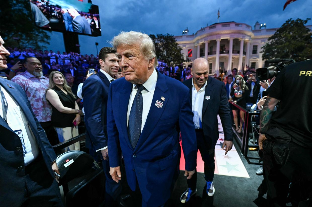 Trump Marks 80th Birthday With UFC Spectacle at White House, Drawing Criticism and Controversy