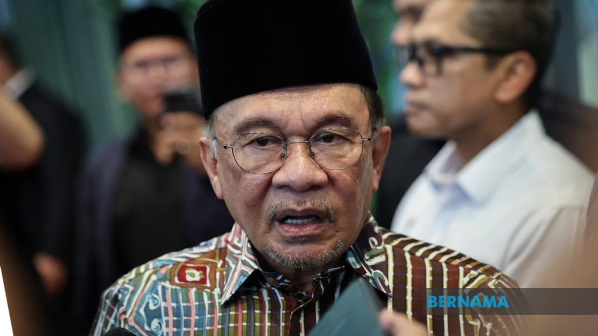 Government Will Not Tolerate Refugee Law-Breakers, Says PM Anwar