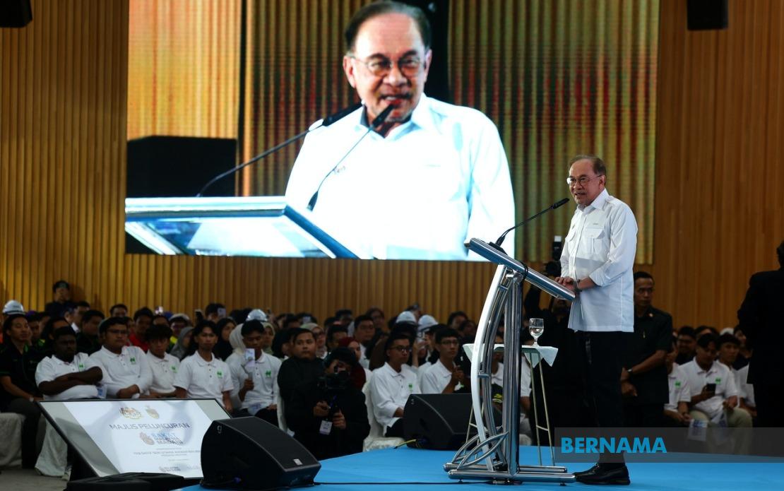 PM Anwar Launches Bakat MADANI to Develop 25,000 Young Talents Through Strategic Partnerships