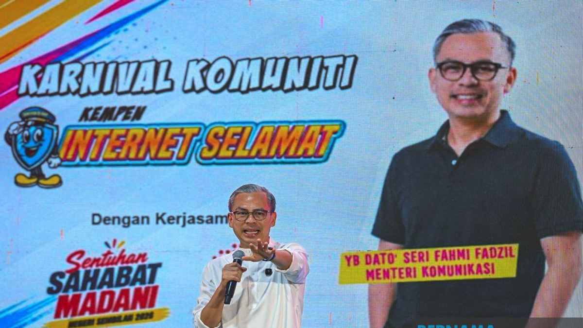 Malaysia Must Bring Digital Safety Push to Farming Communities, Says Fahmi