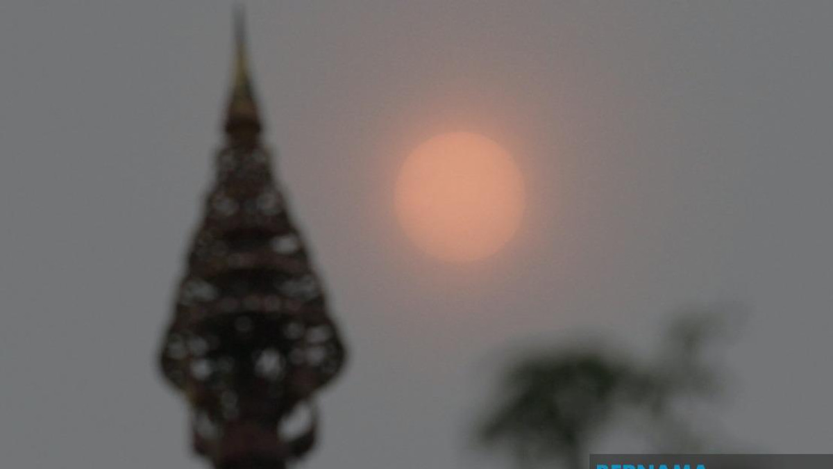 Selangor Steps Up Fight Against Open Burning as Haze Blankets State